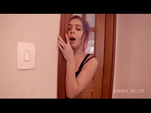 ❤️ 我回到了我的兄弟身上。我和他的女朋友發生了性關係。女同性戀的回報。 超級色情 在我們
