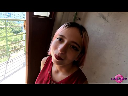 ❤️ 學生性感在內陸吸了一個陌生人 - 射在他臉上 超級色情 在我們